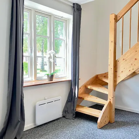 Apartment 2 Bedroom Located At