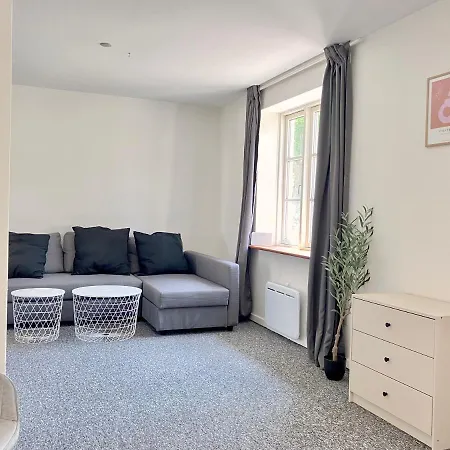 2 Bedroom Located At Give