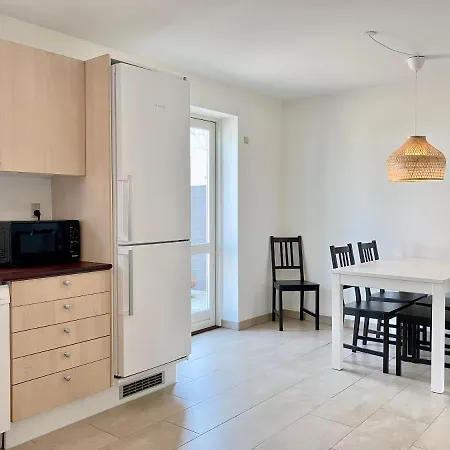 2 Bedroom Located At Apartment Give