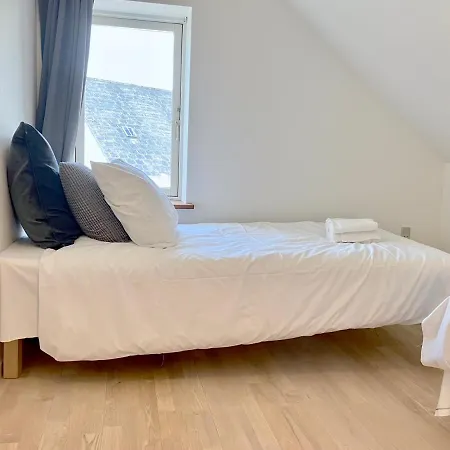 Apartmán 2 Bedroom Located At *